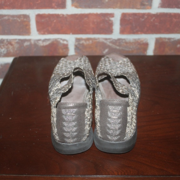 BareTraps Ivette Bronze Wedge Mary Jane stretch fabric rubber sole size 8M EUC… - Picture 3 of 5